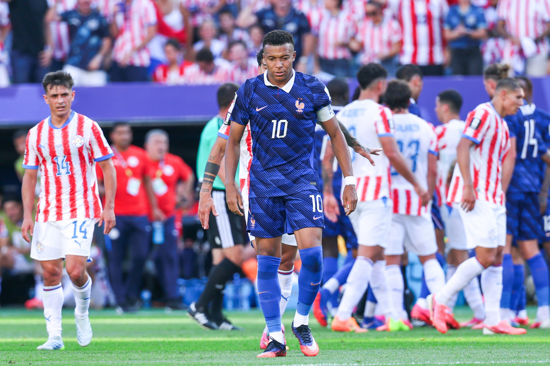 Kylian Mbappe, jogador da França, durante a partida das oitavas de final entre Paraguai x França, na Copa do Mundo da FIFA, no Estádio da Filadélfia, Estados Unidos, neste sábado (04). - William Volcov/Parceiro/Agência O Dia