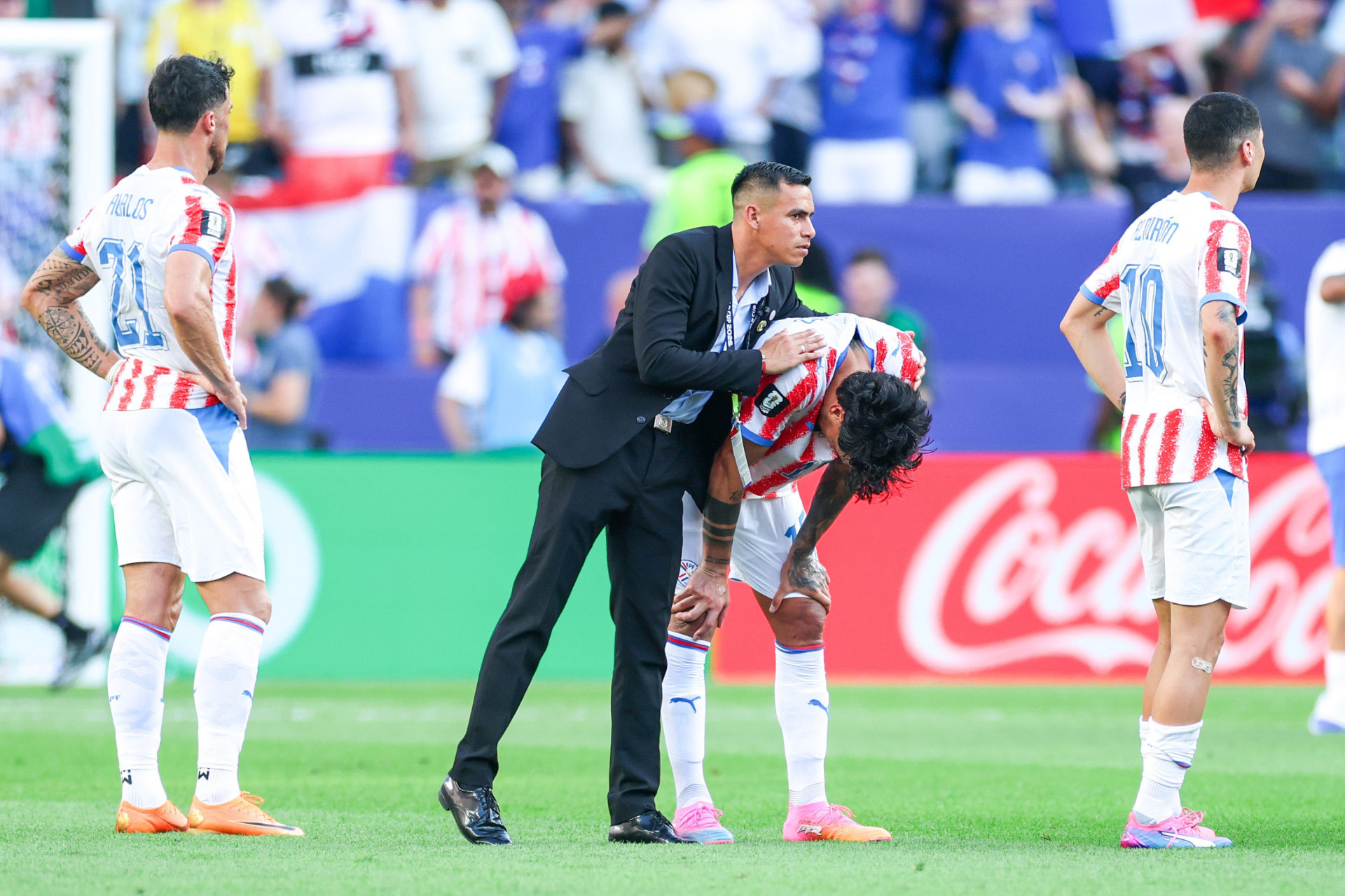 Gustavo Gomez, jogador do Paraguai, reage após a derrota por 1 a 0 para a França nas oitavas de final entre Paraguai x França, na Copa do Mundo da FIFA, no Estádio da Filadélfia, Estados Unidos, neste sábado (04). - William Volcov/Parceiro/Agência O Dia