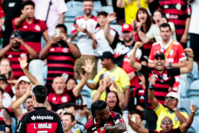Flamengo repudia ataques racistas de argentinos contra Bruno Henrique
