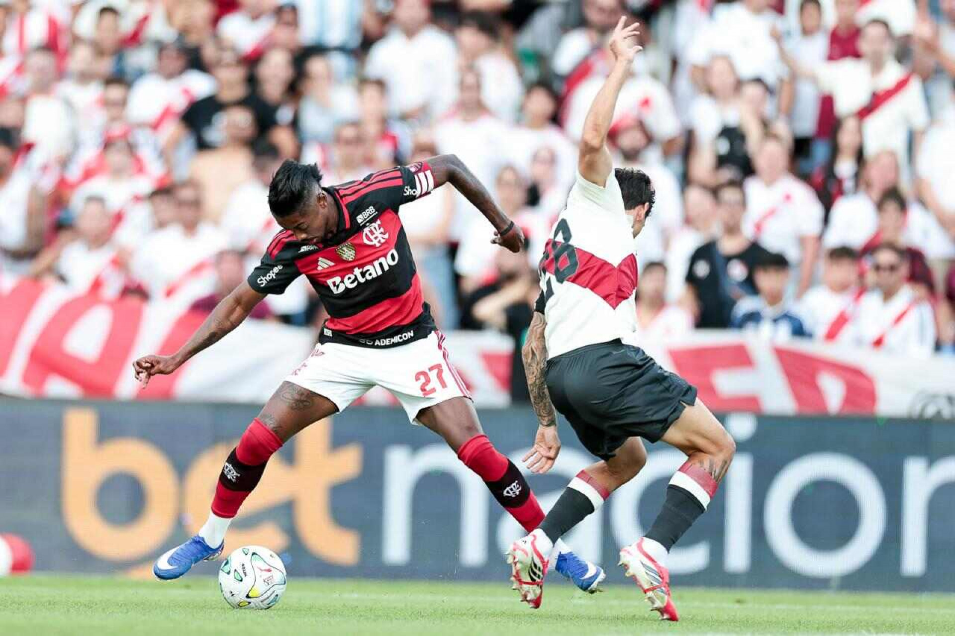 Roberto Assaf: Flamengo empata jogo movimentado no Algarve