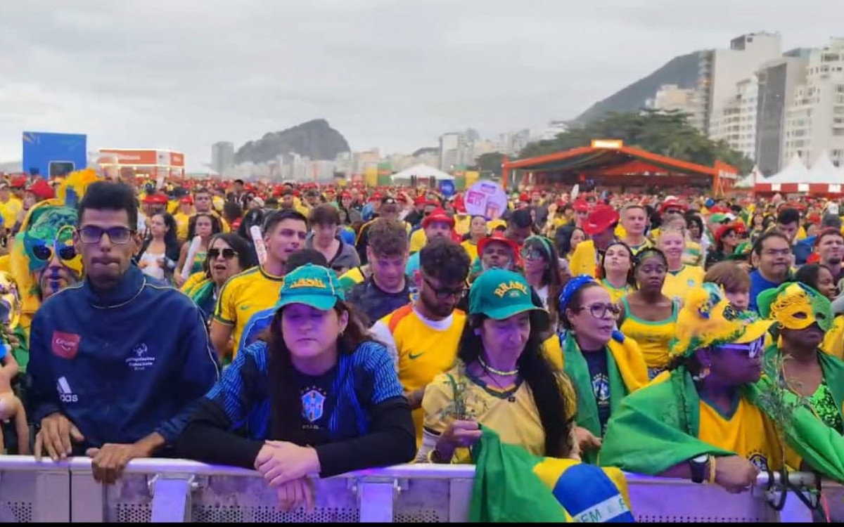 Torcida brasileira lota Copacabana - Érica Martin/Agência O DIA