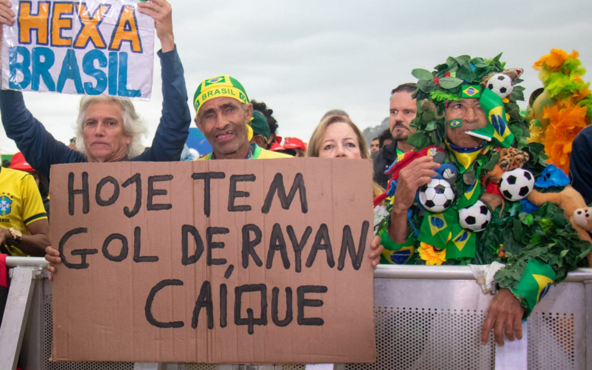 Movimentação de Torcedores do Brasil na arena Copacabana, zona sul do Rio na tarde desta domingo (4) - Érica Martin/ Agência O DIA