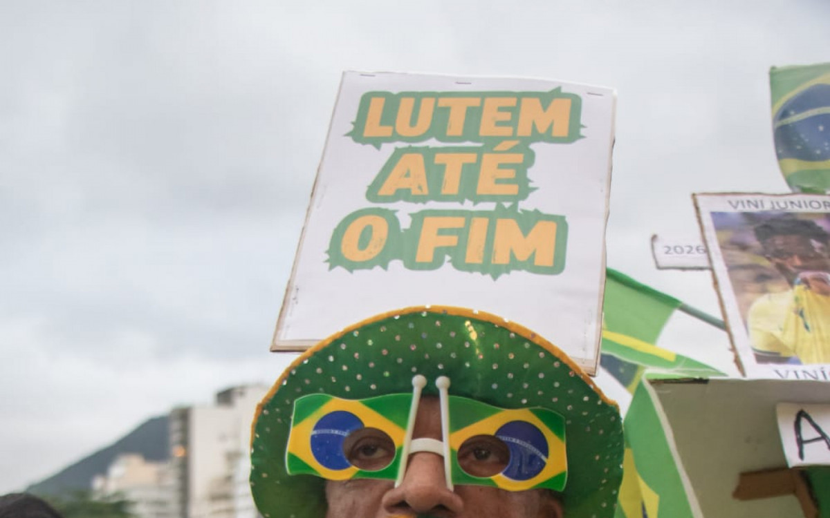Movimentação de Torcedores do Brasil na arena Copacabana, zona sul do Rio na tarde desta domingo (4) - Érica Martin/ Agência O DIA