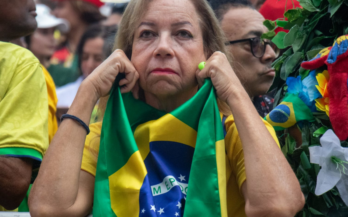 Movimentação de Torcedores do Brasil na arena Copacabana, zona sul do Rio na tarde desta domingo (4) - Érica Martin/ Agência O DIA