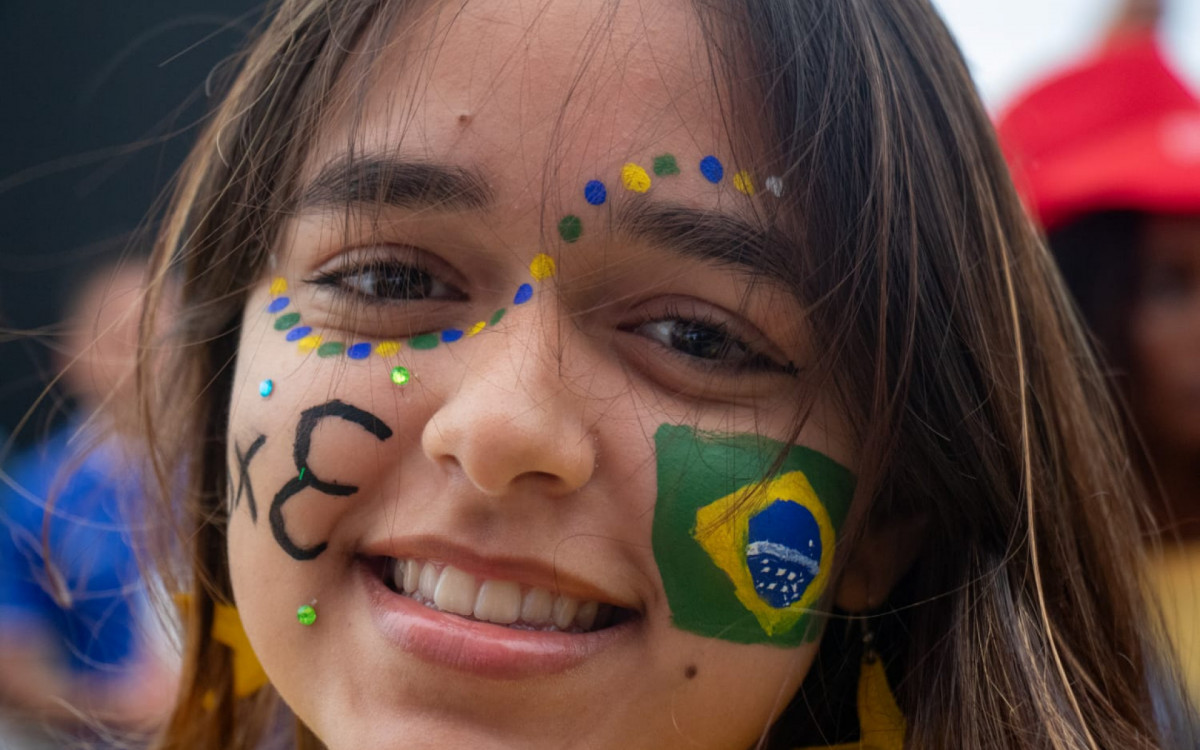 Movimentação de Torcedores do Brasil na arena Copacabana, zona sul do Rio na tarde desta domingo (4) - Érica Martin