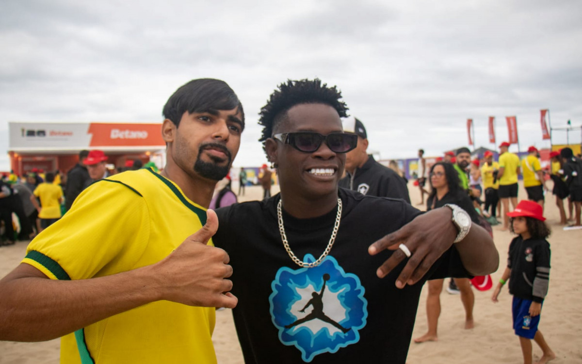 Movimentação de Torcedores do Brasil na arena Copacabana, zona sul do Rio na tarde desta domingo (4) - Érica Martin/ Agência O DIA