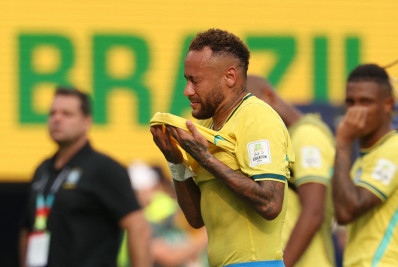 Internautas detonam postura de Neymar em eliminação: 'Patético'