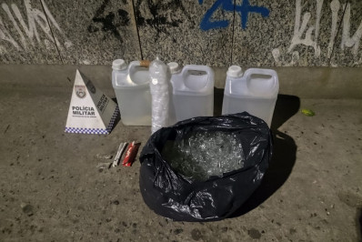 Dois homens são presos com drogas na Baixada