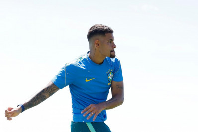 Jornal exalta Bruno Guimarães e o compara a astro: 'Olise do Brasil'