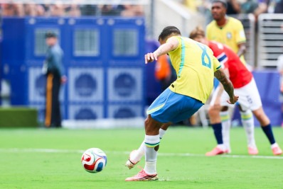 Bruno Guimarães é primeiro a perder pênalti em Copas desde Zico