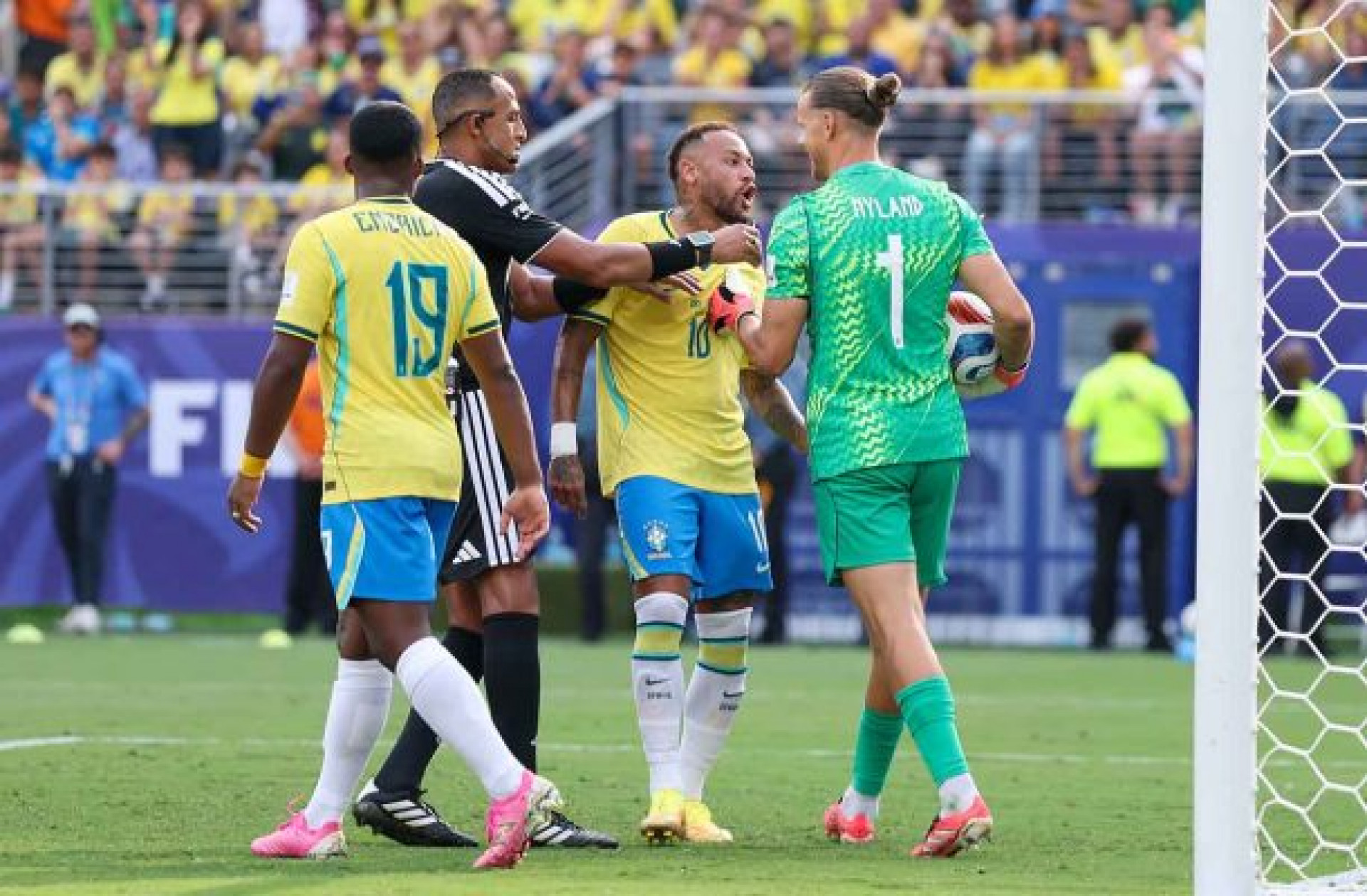 Di&aacute;logo vazado mostra provoca&ccedil;&atilde;o entre Neymar e goleiro da Noruega em p&ecirc;nalti