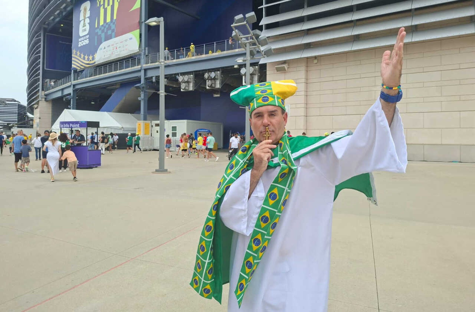 Clima mais ameno e Brasil em maioria marcam ambiente no MetLife Stadium