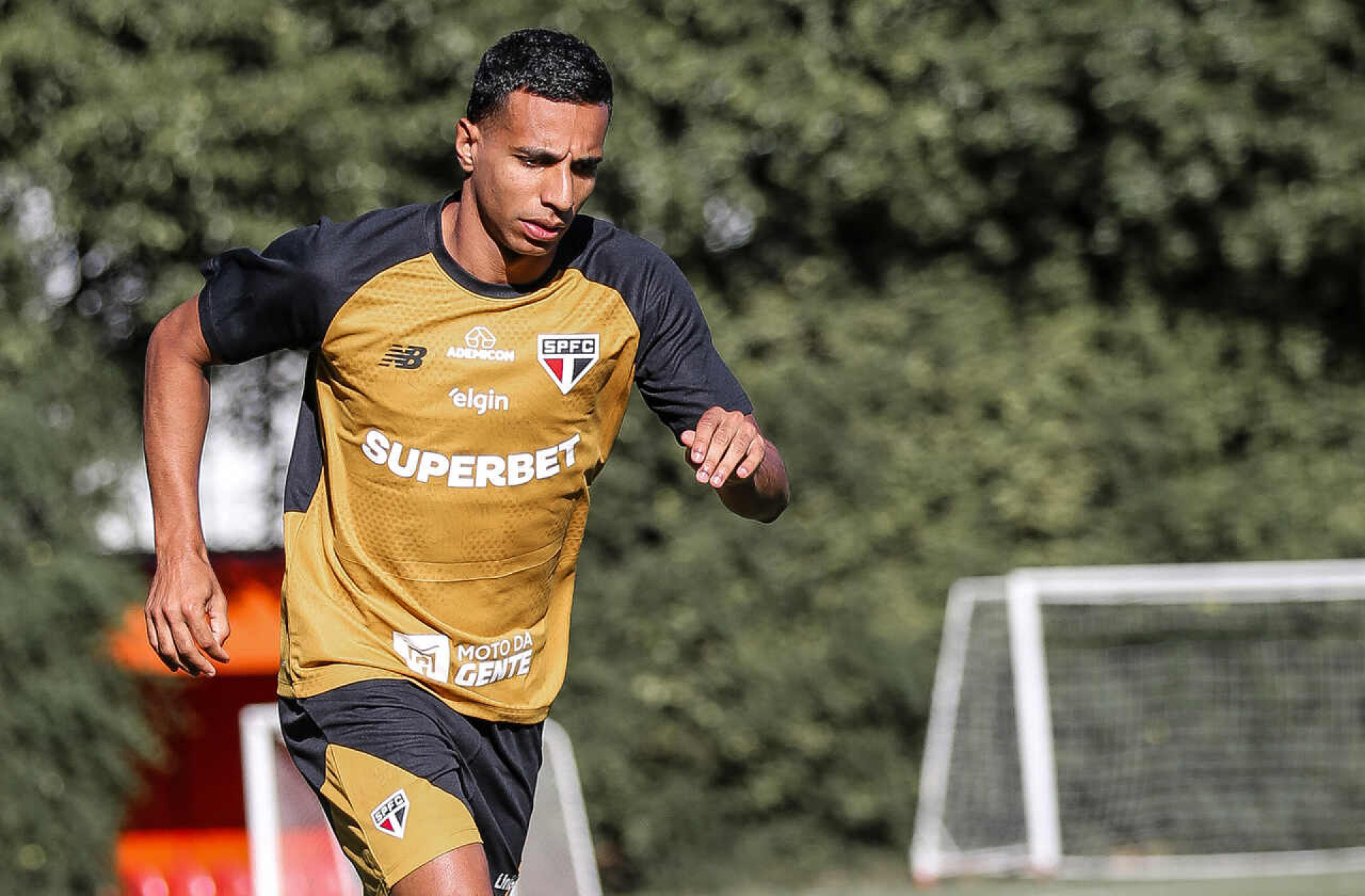 Entenda o motivo de Victor S&aacute; ter ficado de fora do jogo-treino do S&atilde;o Paulo