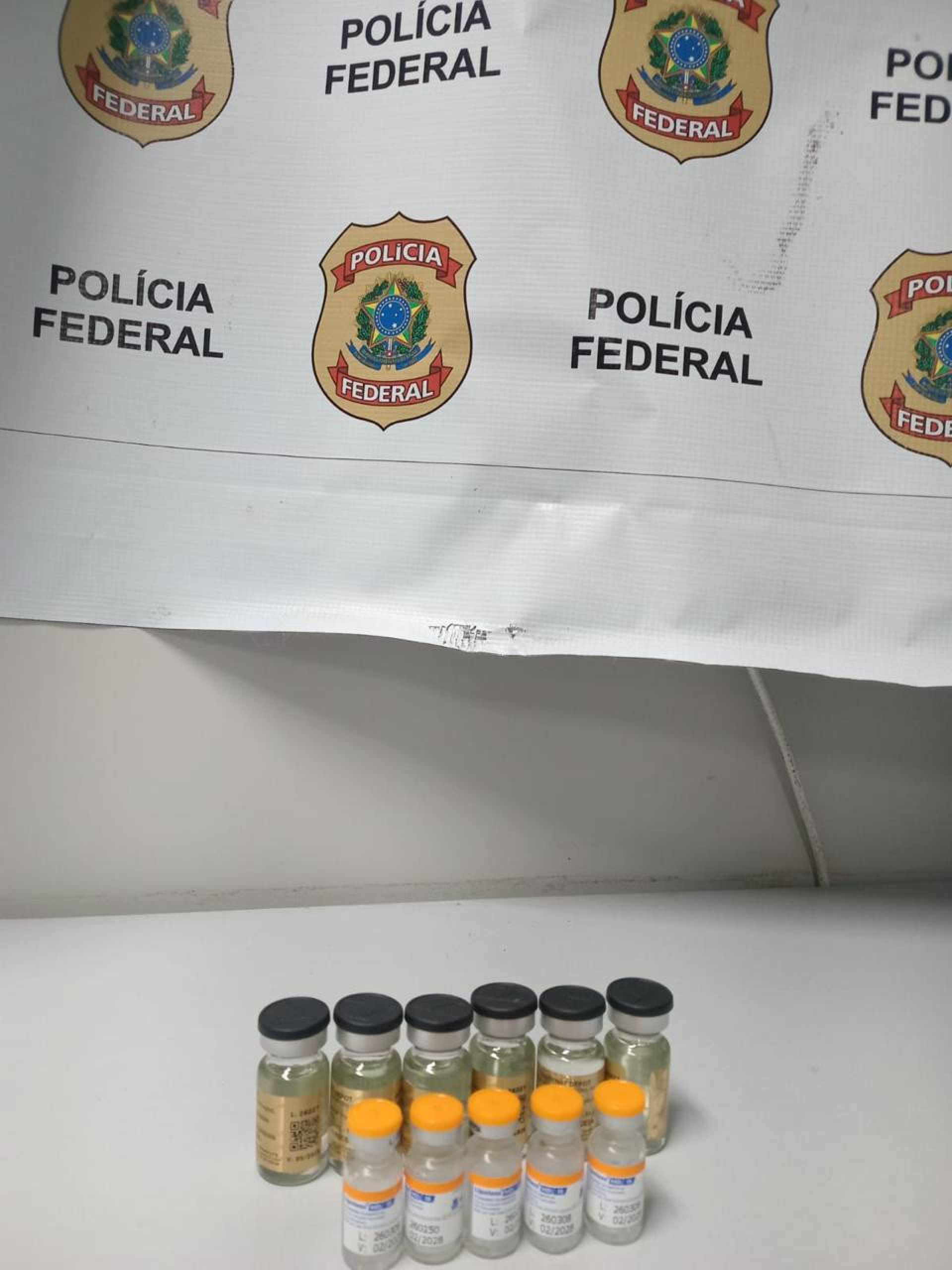 Mulher é presa com medicamentos sem autorização no Aeroporto do Galeão