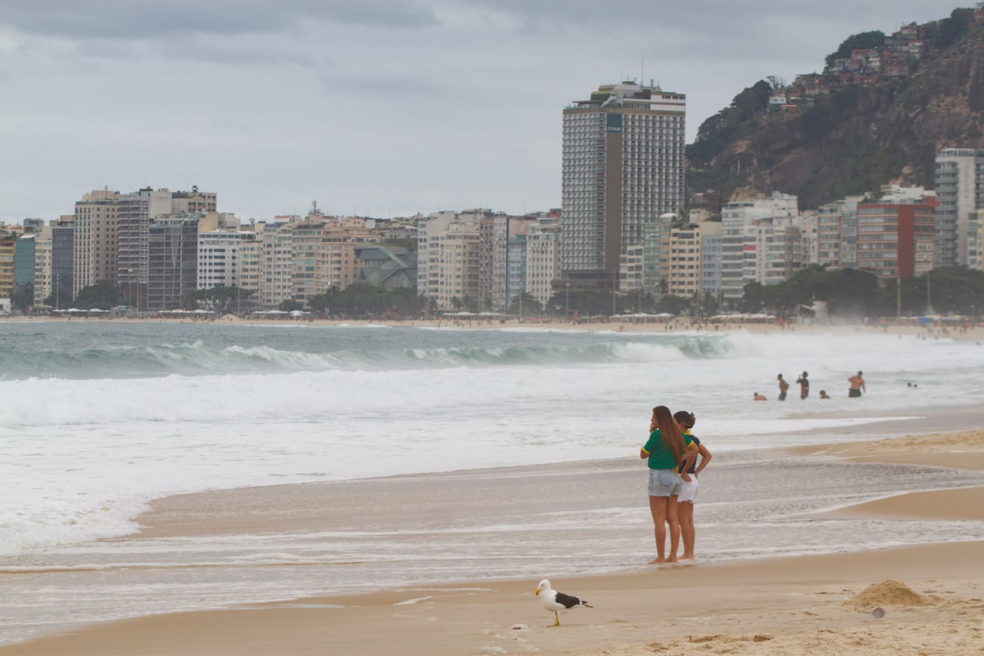 Previsão do tempo neste domingo (5) na Praia de Copacabana, na Zona Sul do Rio - Érica Martin/Agência O Dia