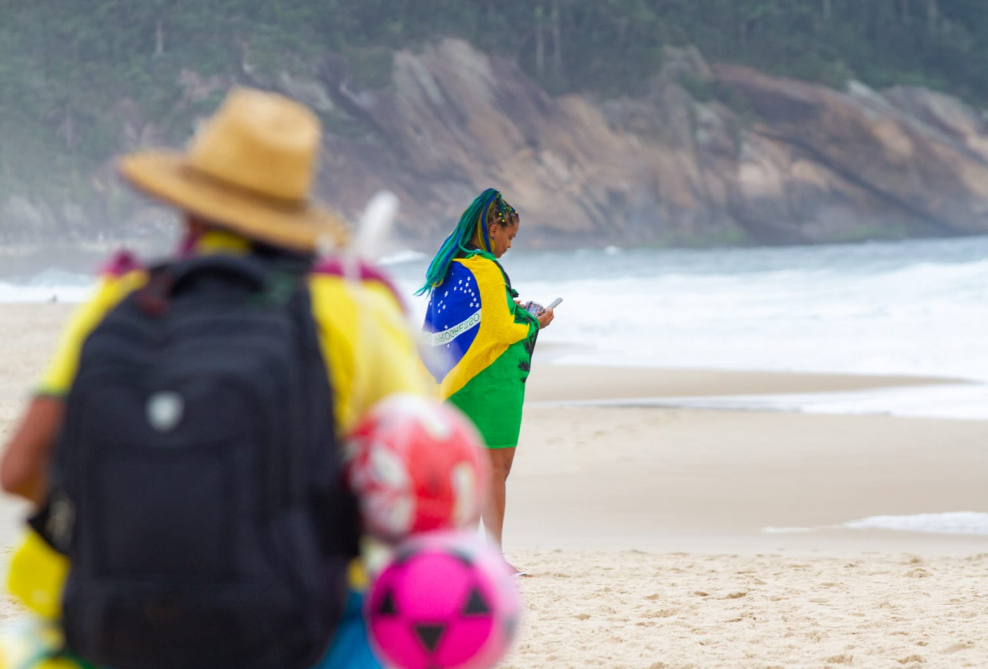 Movimentação na Praia de Copacabana, na Zona Sul do Rio, neste domingo (5) - Érica Martin/Agência O Dia