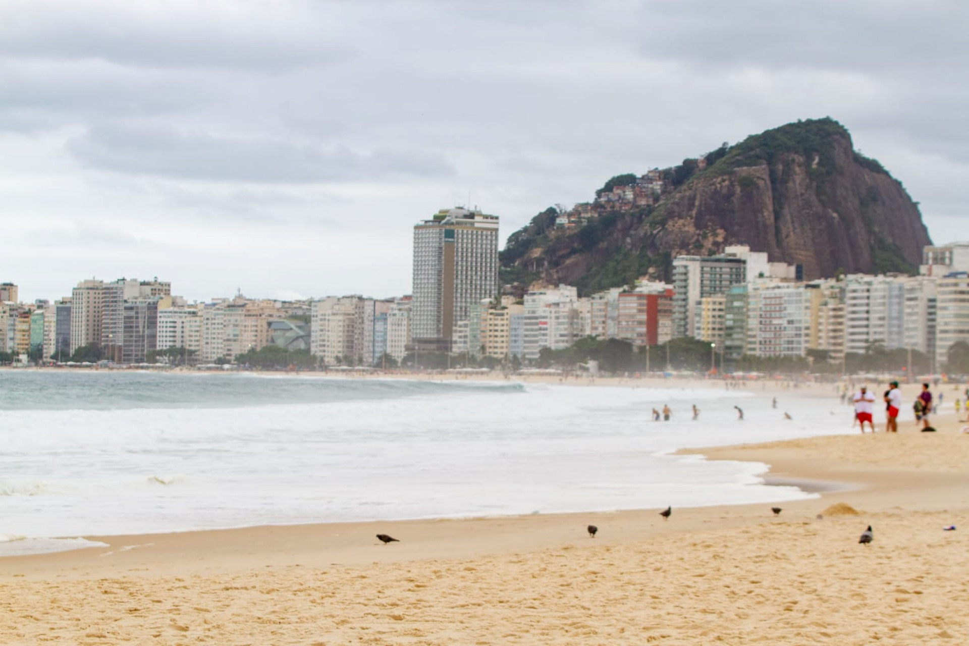 Previsão do tempo neste domingo (5) na Praia de Copacabana, na Zona Sul do Rio - Érica Martin/Agência O Dia