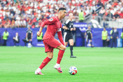 Cristiano Ronaldo celebra aniversário de 10 anos do título da Eurocopa