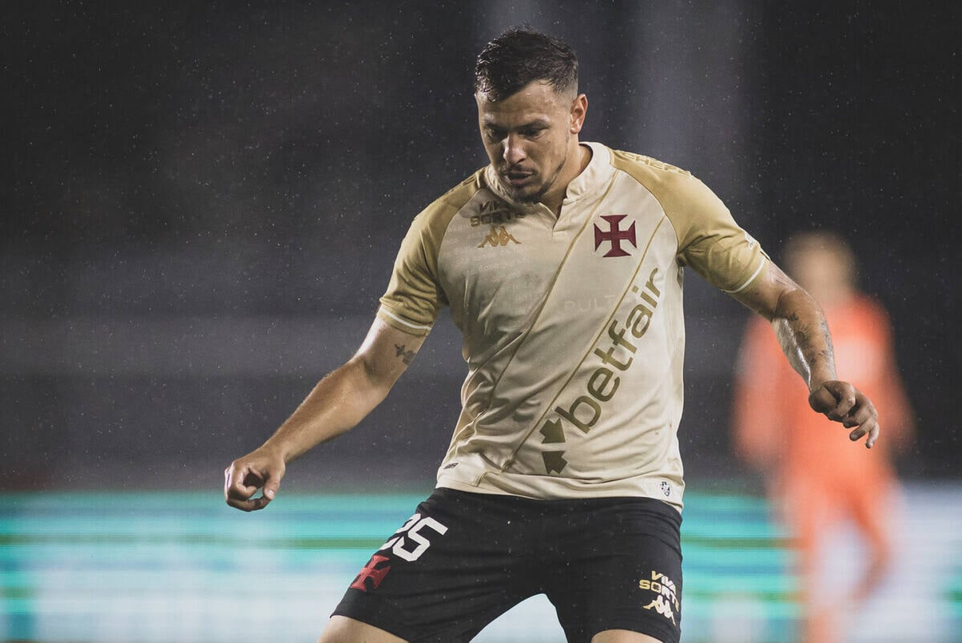 Vasco possui atletas no elenco que j&aacute; podem assinar pr&eacute;-contrato; veja quem s&atilde;o