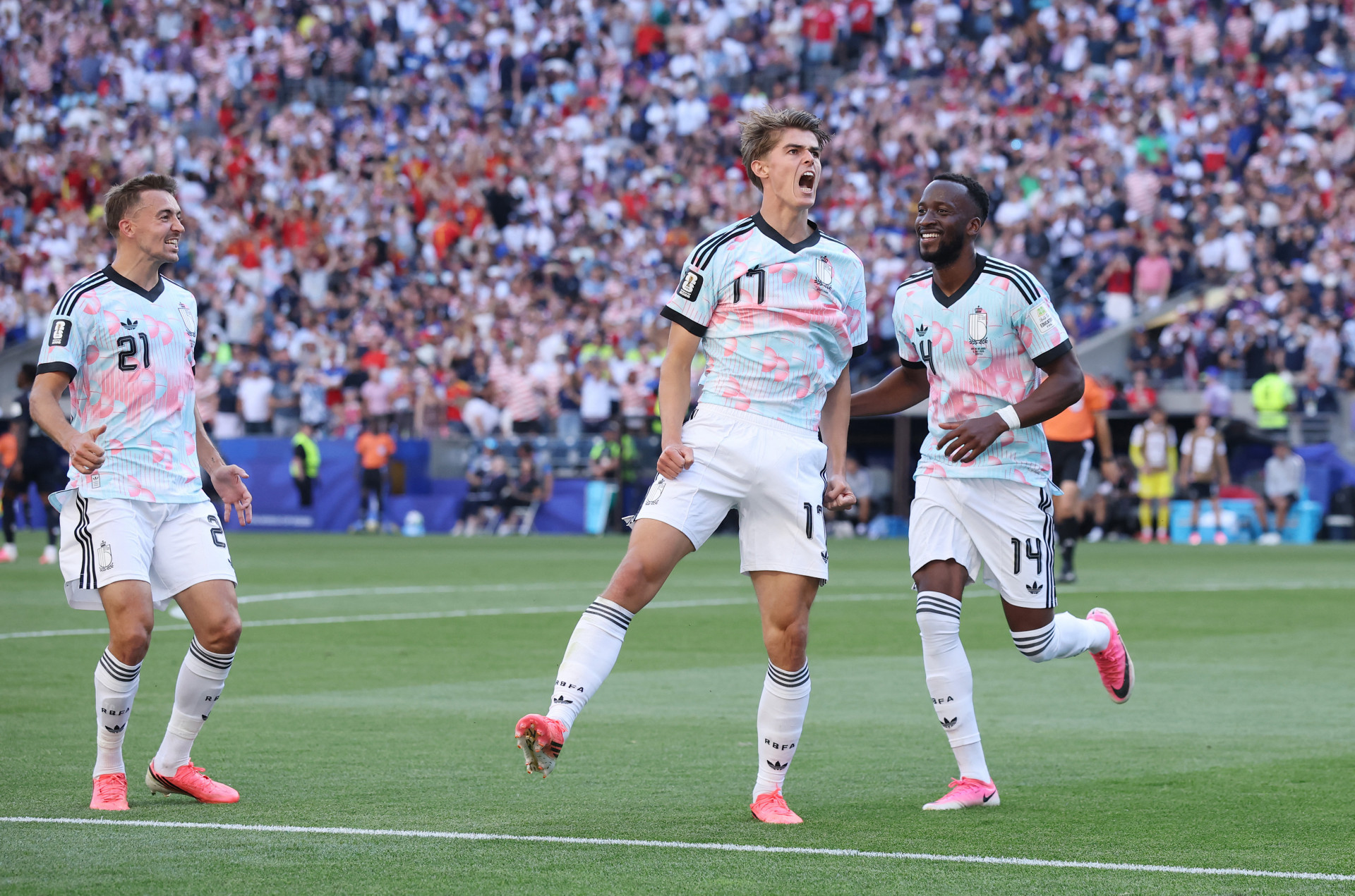 Bélgica se impõe, goleia os Estados Unidos e avança na Copa do Mundo