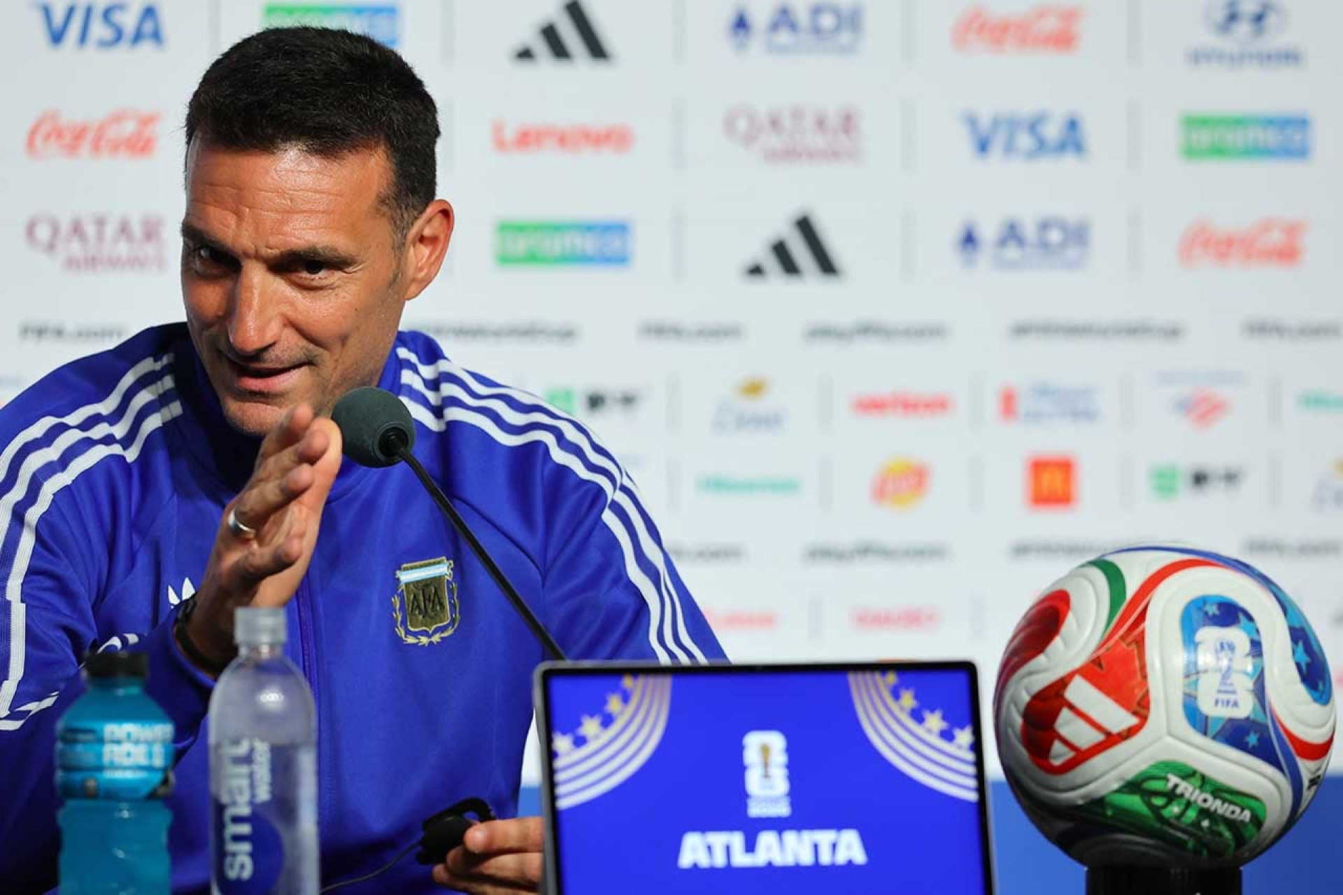 Scaloni usa elimina&ccedil;&atilde;o do Brasil como alerta para Argentina