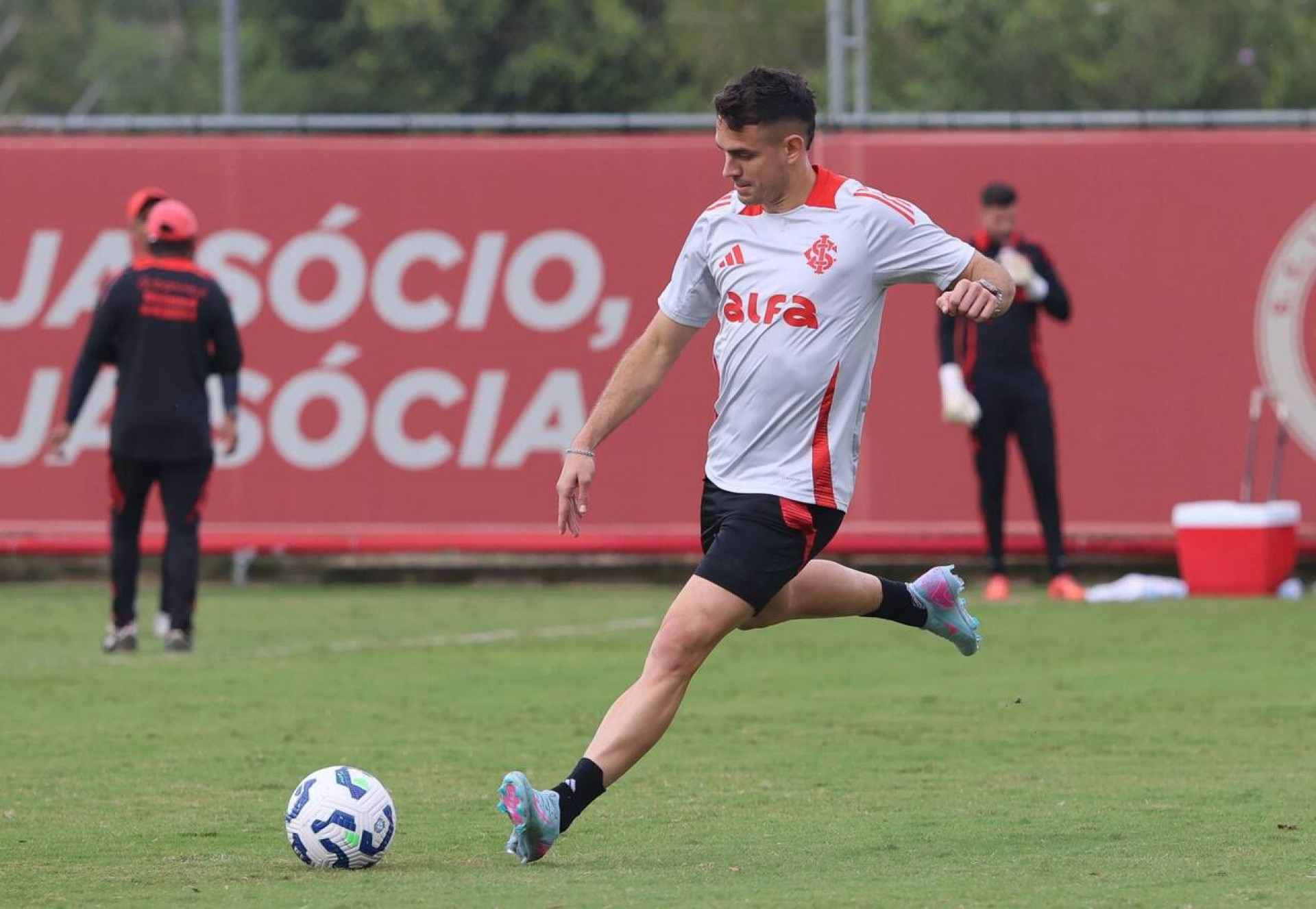 Borr&eacute; se despede do Internacional: “Obrigado por tudo”