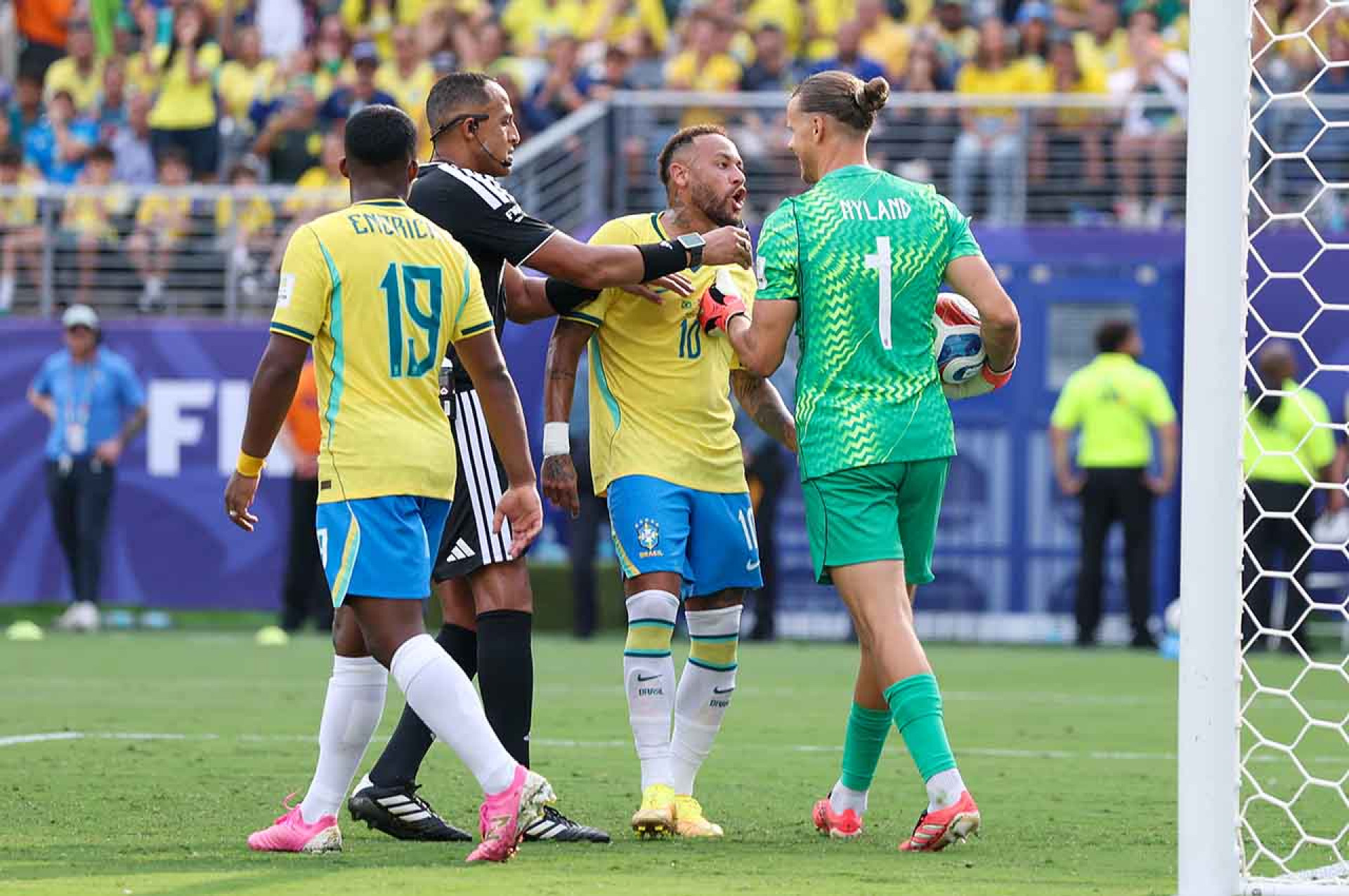 EAST RUTHERFORD, NEW JERSEY - JULY 05: Neymar Jr #10 of Brazil has words with Orjan Nyland #1 of Norway after converting a penalty for his team?s first goal during the FIFA World Cup 2026 Round of 16 match between Brazil and Norway at New York New Jersey Stadium on July 05, 2026 in East Rutherford, New Jersey. (Photo by Justin Setterfield/Getty Images)