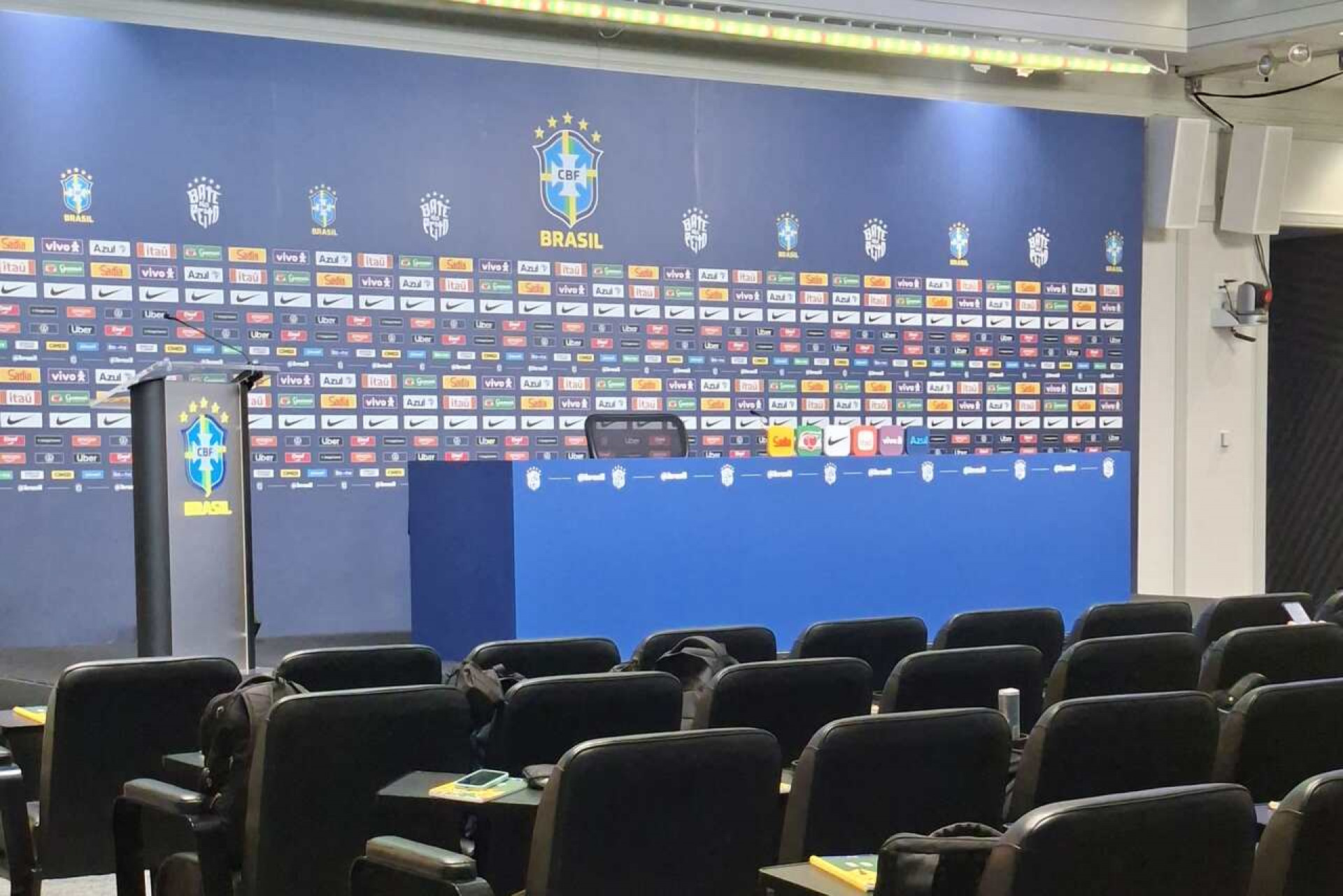 Sele&ccedil;&atilde;o Brasileira se fecha ap&oacute;s elimina&ccedil;&atilde;o: “Eles querem privacidade”