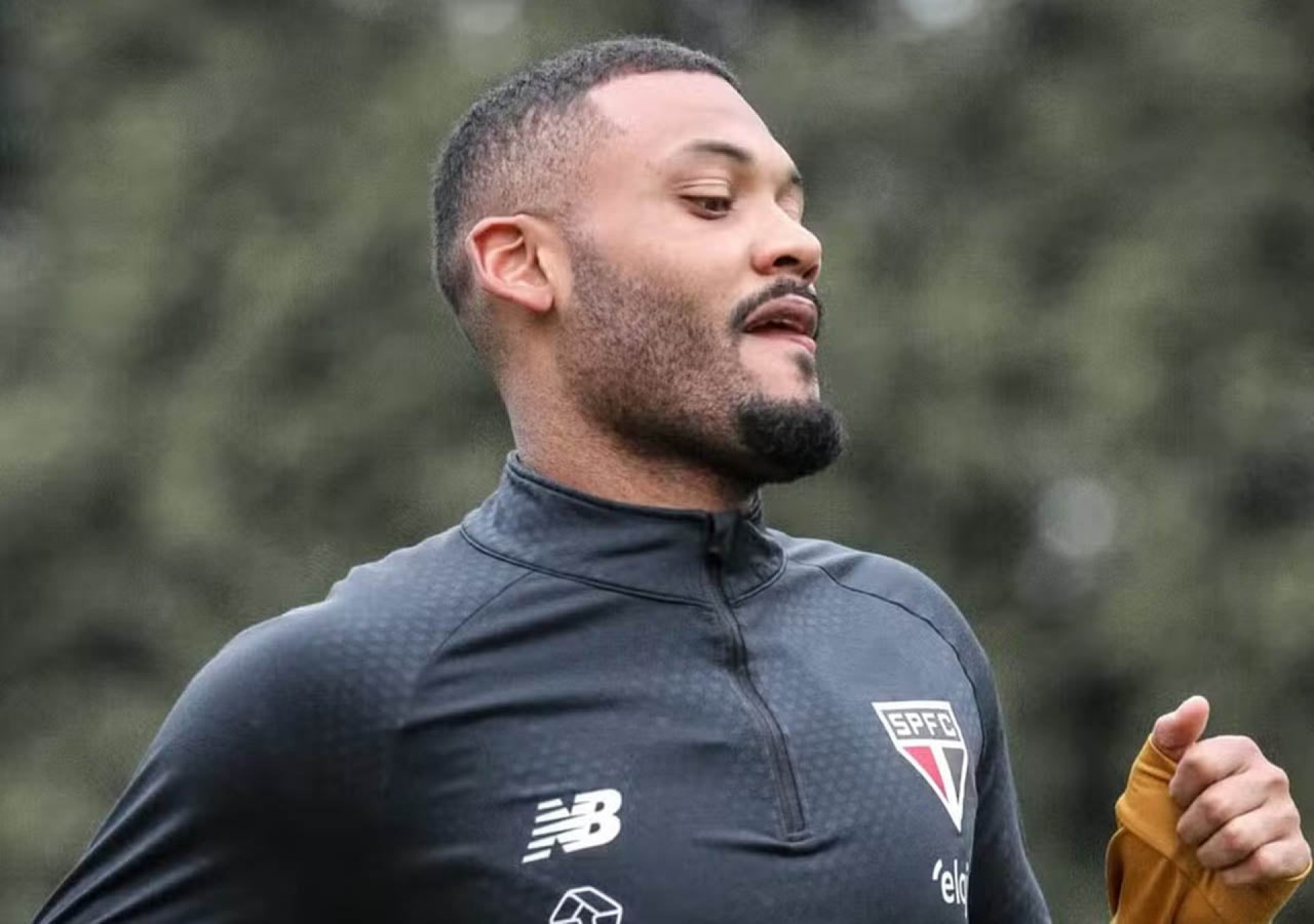 Sabino inicia transi&ccedil;&atilde;o f&iacute;sica em dia de treino t&aacute;tico no S&atilde;o Paulo