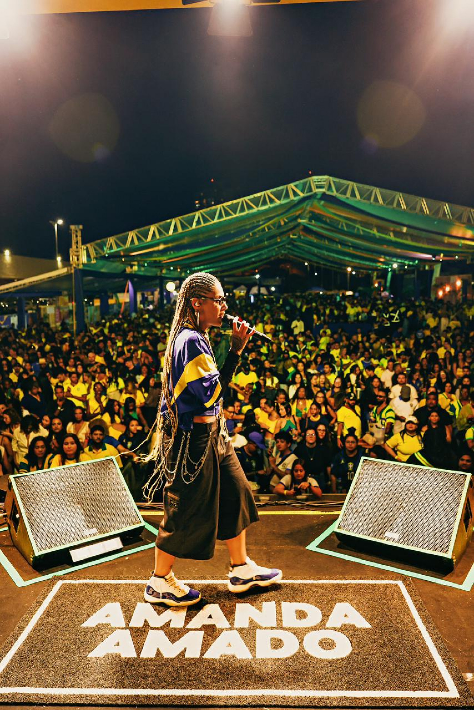Marvvila emocionou o p&uacute;blico em Maca&eacute; ao transformar a tristeza pela elimina&ccedil;&atilde;o do Brasil em uma grande celebra&ccedil;&atilde;o do pagode - Fotos: Gabriel de Castro - Palmer Assessoria de Comunica&ccedil;&atilde;o