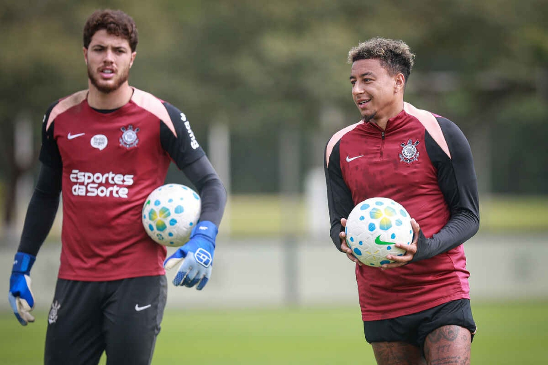 Corinthians intensifica prepara&ccedil;&atilde;o e Fernando Diniz comanda treino t&aacute;tico