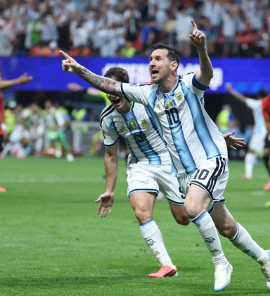 Argentina consegue virada no fim, vence Egito e vai às quartas
