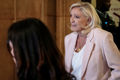 Marine Le Pen é condenada a 15 meses de inelegibilidade na França