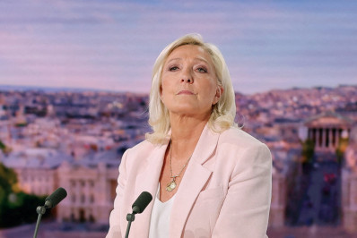Le Pen anuncia candidatura à Presidência apesar de condenação