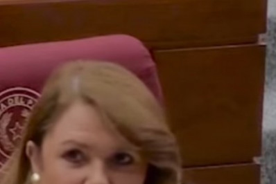 Senadora que fez ataques racistas a Mbappé exige retratação do jogador