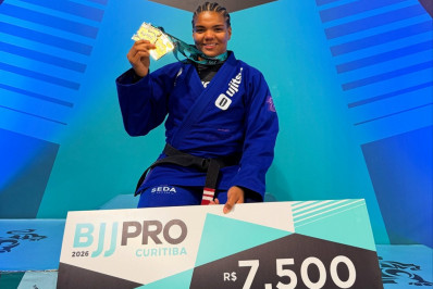Gabi Pessanha retorna ao tatame após brilhar no Mundial e fatura dois títulos no Curitiba Open