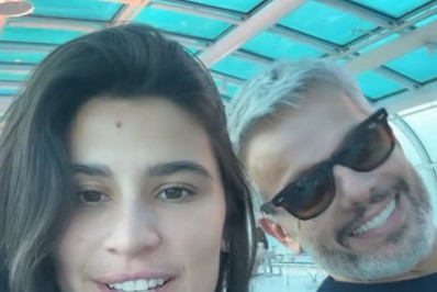Giulia Costa embarca em primeira viagem com Otaviano Costa