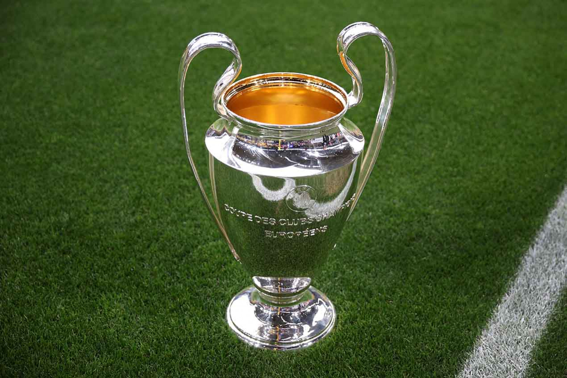 DORTMUND, GERMANY - MAY 01: A detailed view of the UEFA Champions League trophy, seen displayed prior to the UEFA Champions League semi-final first leg match between Borussia Dortmund and Paris Saint-Germain at Signal Iduna Park on May 01, 2024 in Dortmund, Germany. (Photo by Alex Grimm/Getty Images)