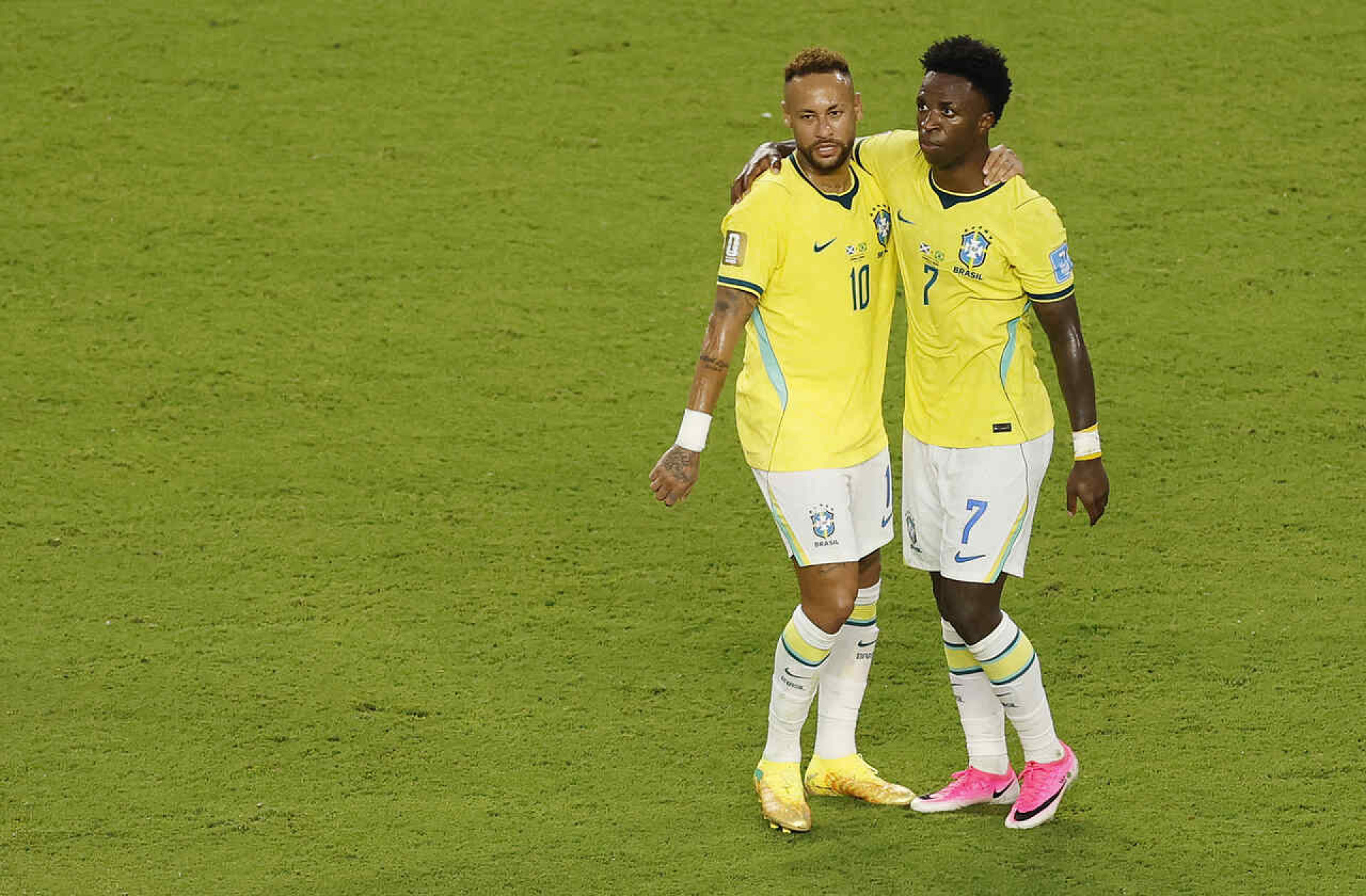 Vini Jr promete seguir luta pelo hexa e consola Neymar: “N&atilde;o vou desistir”