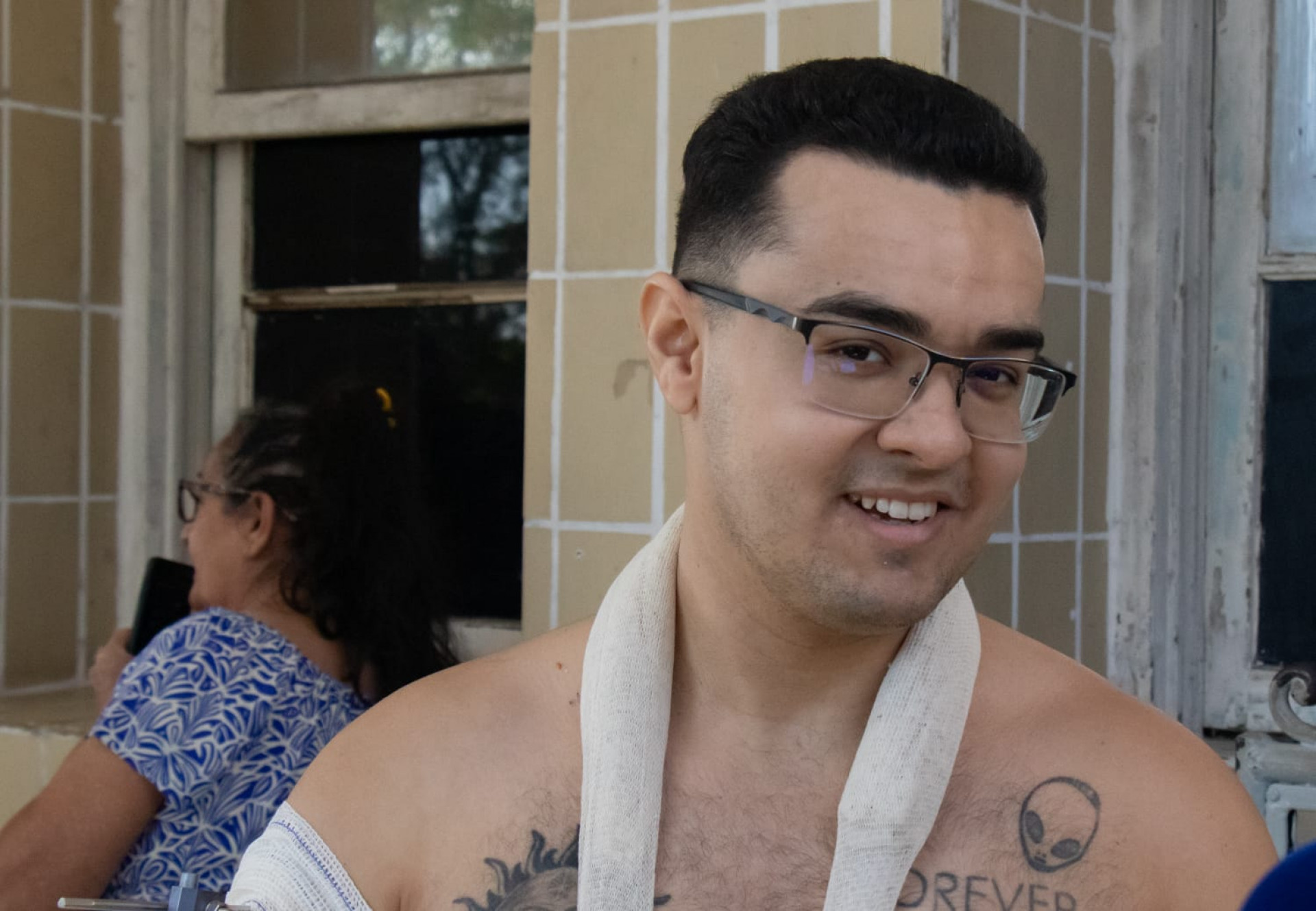 Natan passou por cirurgia após ser baleado no braço e recebeu alta nesta terça - Érica Martin/Agência O DIA