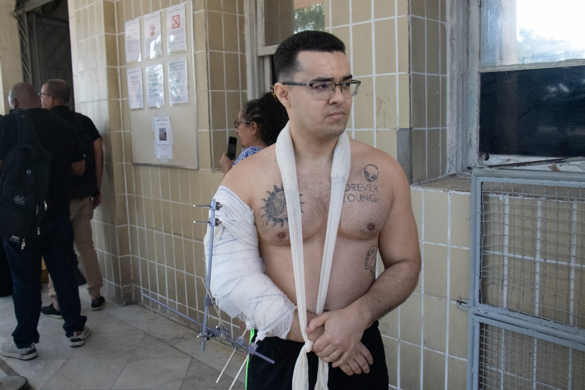 Natan passou por cirurgia após ser baleado no braço e recebeu alta nesta terça - Érica Martin/Agência O DIA