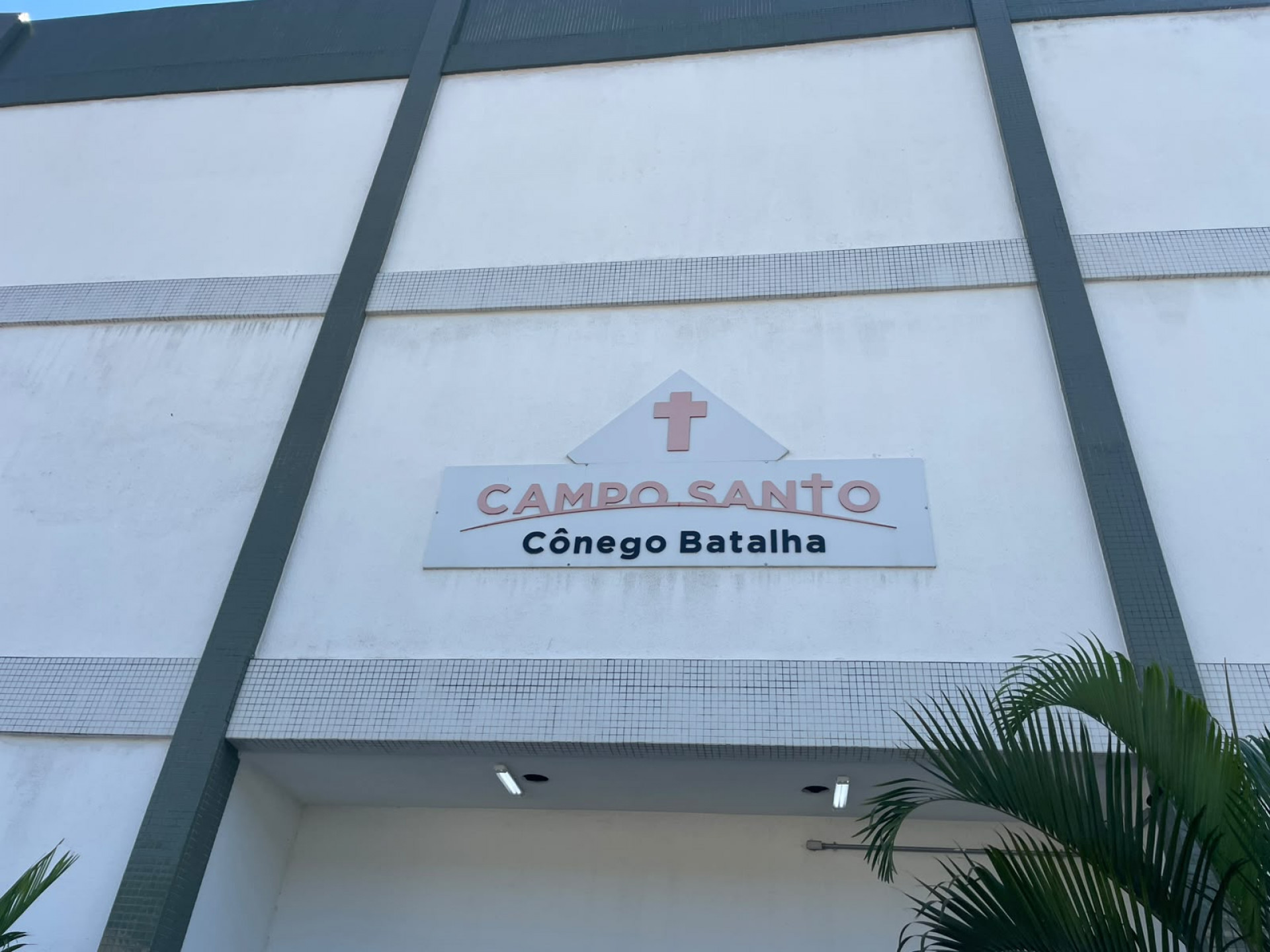 José Roberto Anacleto da Silva foi sepultado no Cemitério Municipal de Maricá - Romulo Cunha / Agência O DIA