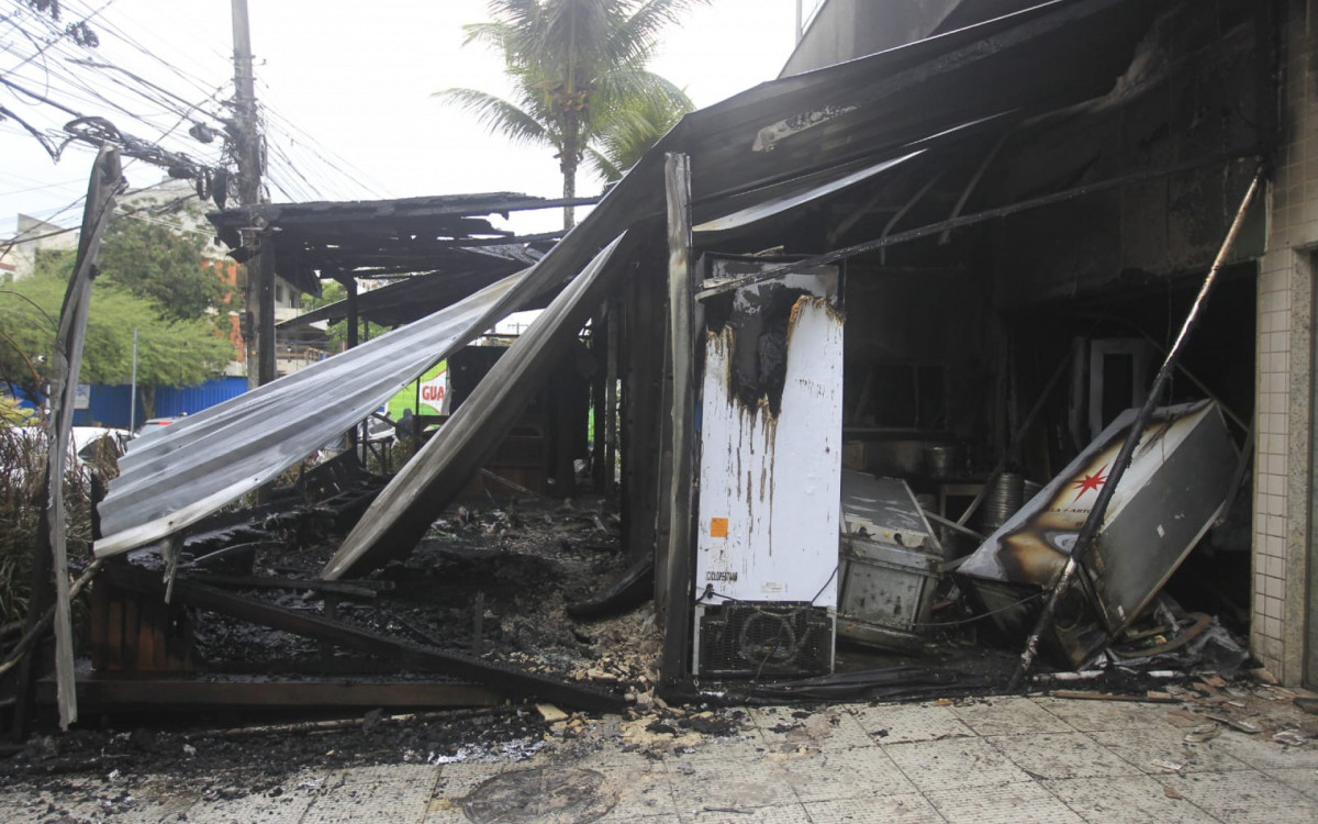 Exquina afirmou que o incêndio está sendo investigado