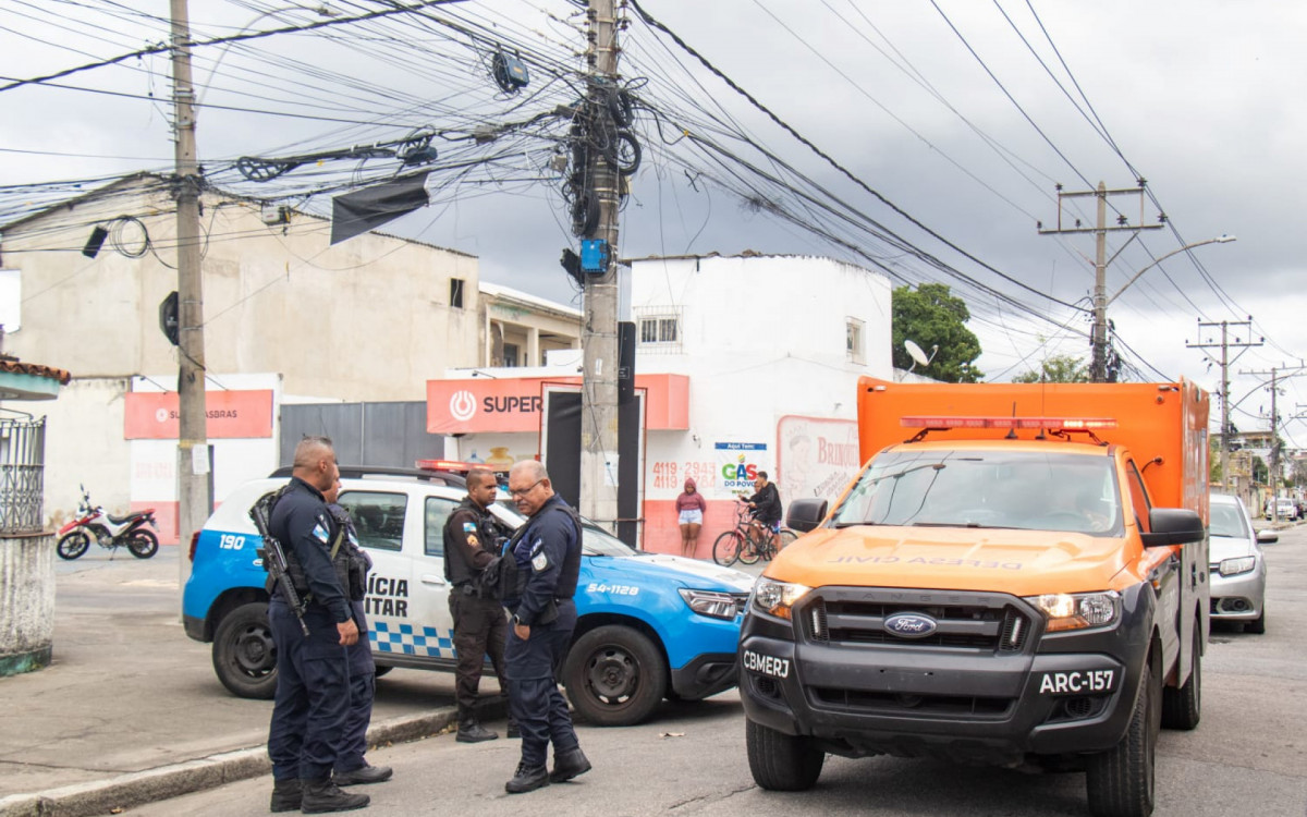 Corpos foram removidos do local na manhã desta quarta (8) - Érica Martin/Agência O DIA