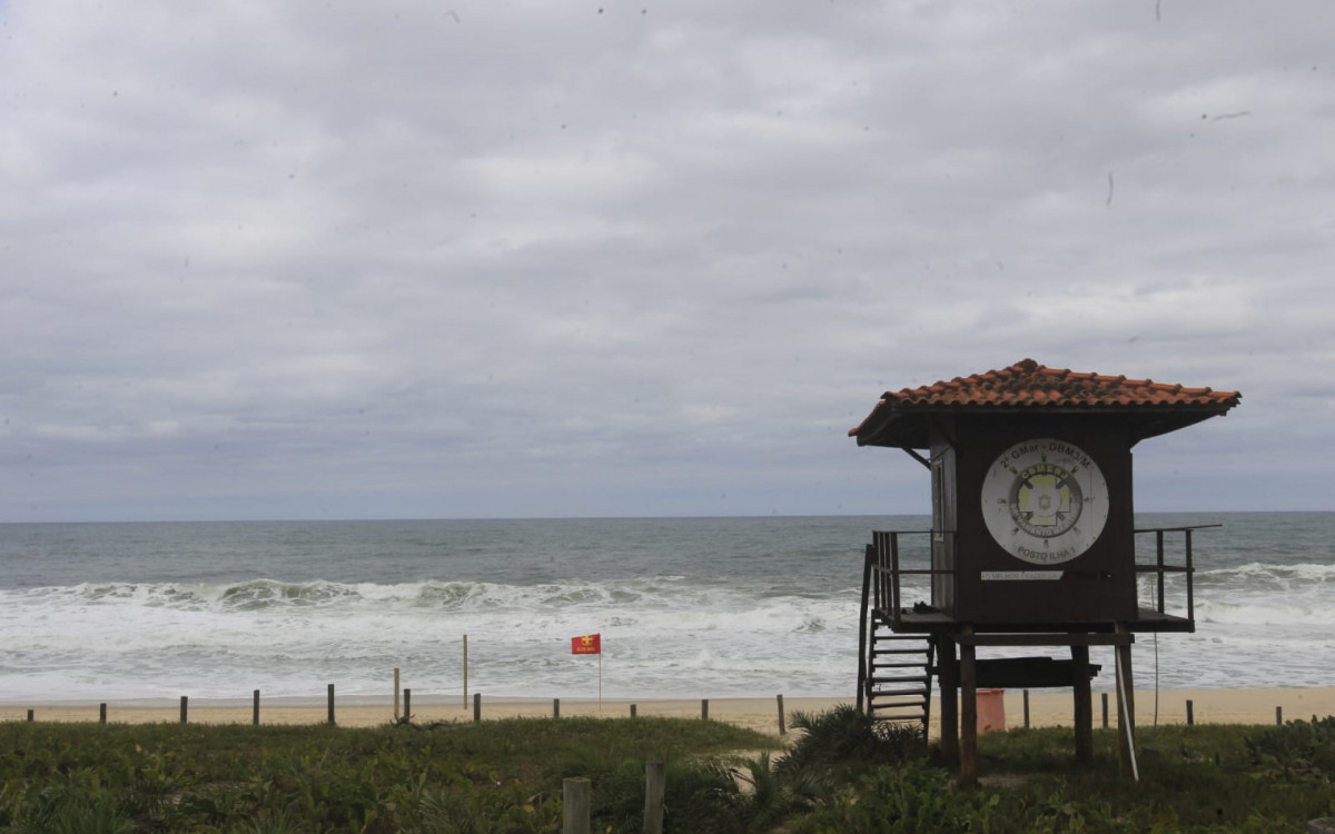 Tempo instável na Praia da Reserva, no Recreio