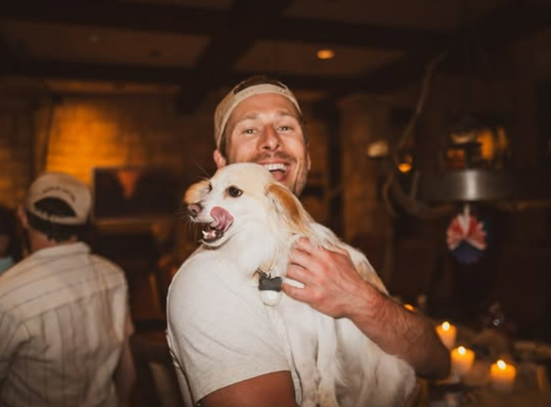 Glen Powell comemorou o feriado do dia 4 de julho com amigos e Michelle Randolph, nova namorada - Reprodução / Instagram