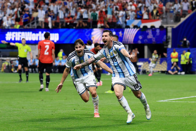 Julián Álvarez rasga elogios a Messi: ‘Melhor jogador da história’ 