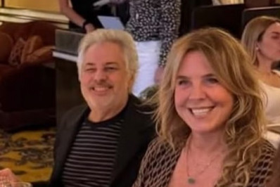 Viúvo de Rita Lee viaja com ex-namorada e levanta rumores de romance