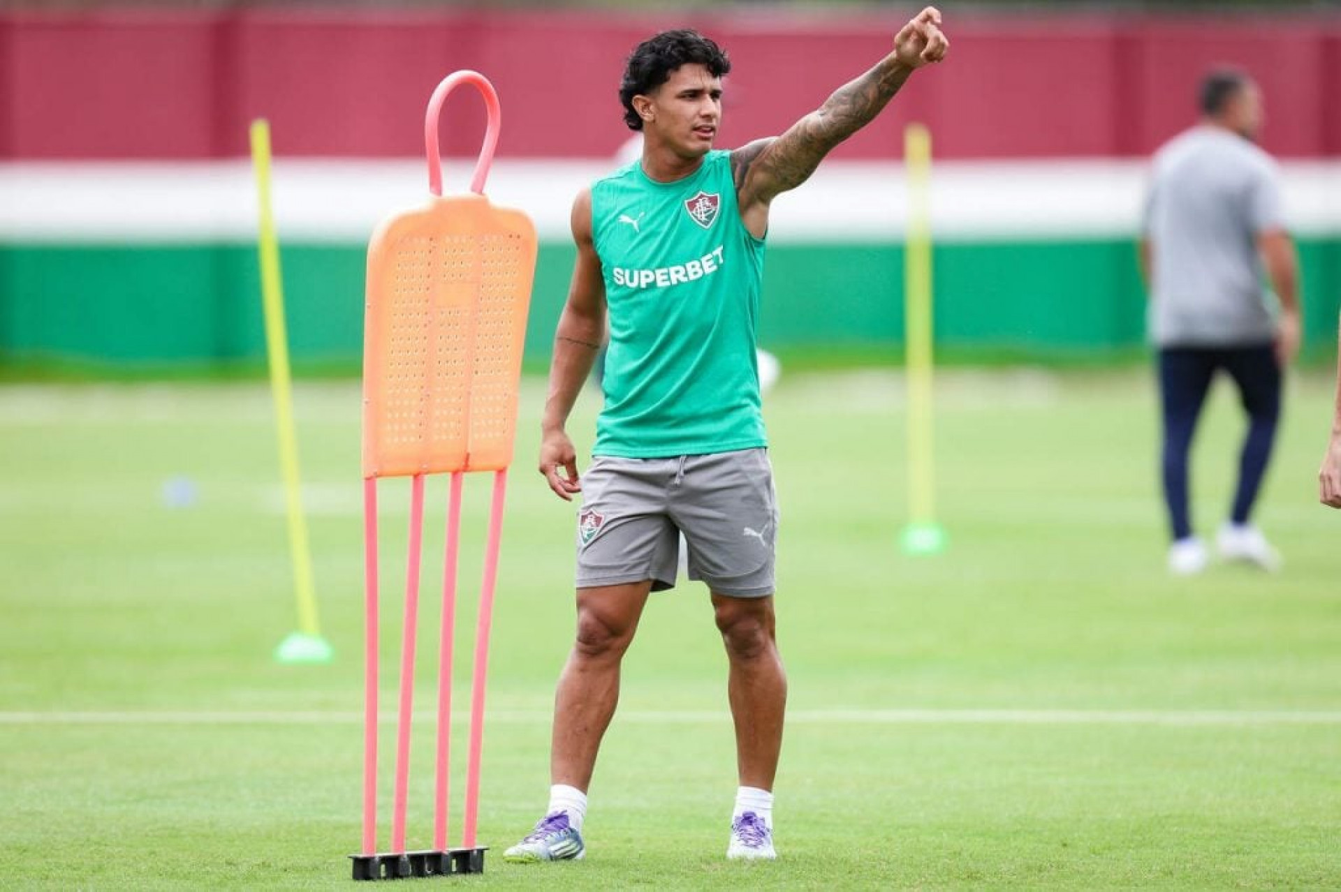 Fluminense renova contrato de promessa at&eacute; 2029