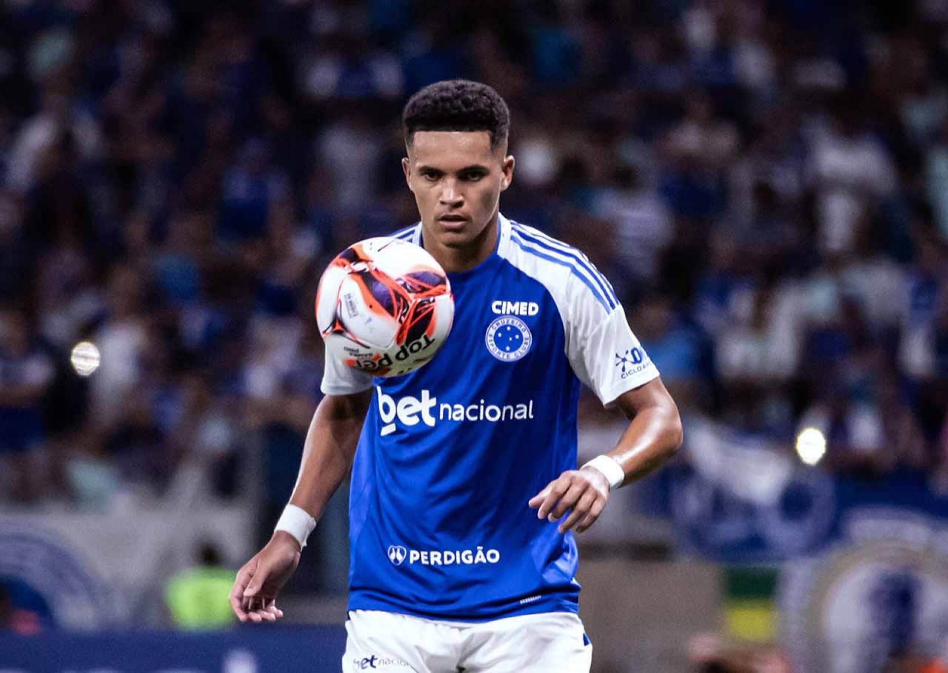 Negociado com o Dortmund, jovem faz agradecimento ao Cruzeiro